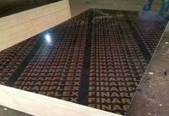 建筑模板是“選質量”還是“選價格？